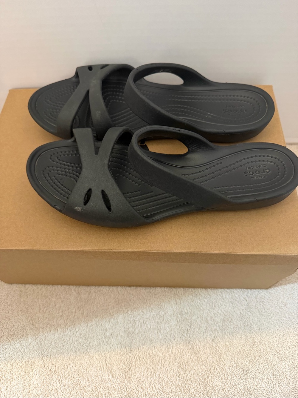 Black Croslite Slip-On Sandals - Picture 3 of 4